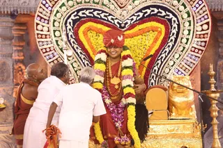 http://nithyananda.org/sites/default/files/photo-gallery/2016-1jan-3rd-nithyananda-diary_5F0A1324_bidadi-jayanthi-39th-avatar-day-morning-satsang-swamiji.JPG