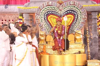 http://nithyananda.org/sites/default/files/photo-gallery/2016-1jan-3rd-nithyananda-diary_5F0A1377_bidadi-jayanthi-39th-avatar-day-morning-satsang-swamiji.JPG