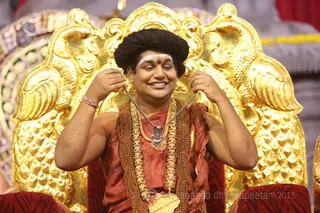 http://nithyananda.org/sites/default/files/photo-gallery/2016-1jan-3rd-nithyananda-diary_5F0A1627_bidadi-jayanthi-39th-avatar-day-darshan-swamiji.JPG