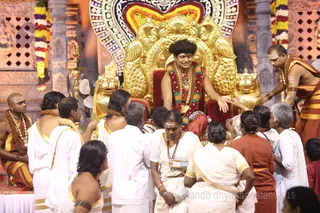 http://nithyananda.org/sites/default/files/photo-gallery/2016-1jan-3rd-nithyananda-diary_5F0A1712_bidadi-jayanthi-39th-avatar-day-darshan-swamiji.JPG