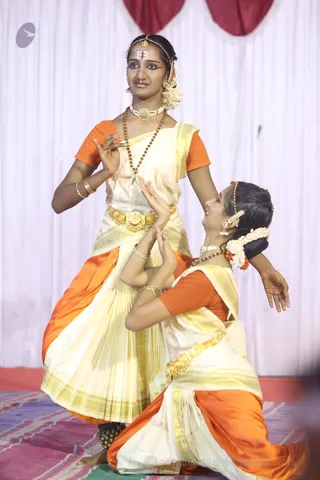 http://nithyananda.org/sites/default/files/photo-gallery/2016-1jan-3rd-nithyananda-diary_5F0A1724_bidadi-jayanthi-39th-avatar-day-darshan-swamiji.JPG