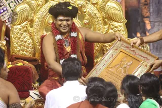 http://nithyananda.org/sites/default/files/photo-gallery/2016-1jan-3rd-nithyananda-diary_5F0A1967_bidadi-jayanthi-39th-avatar-day-darshan-swamiji.JPG