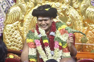 http://nithyananda.org/sites/default/files/photo-gallery/2016-1jan-3rd-nithyananda-diary_5F0A1979_bidadi-jayanthi-39th-avatar-day-darshan-swamiji.JPG