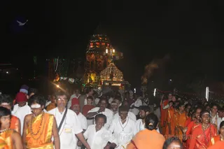 http://nithyananda.org/sites/default/files/photo-gallery/2016-1jan-3rd-nithyananda-diary_5F0A2147__bidadi-jayanthi-avatar-day-rathotsavam-swamiji.JPG