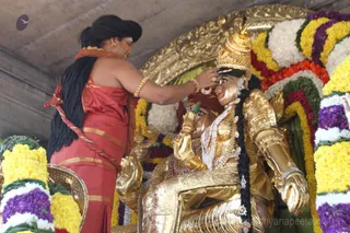 http://nithyananda.org/sites/default/files/photo-gallery/2016-1jan-3rd-nithyananda-diary_IMG_9430_bidadi-jayanthi-avatar-day-temple-swamiji.JPG
