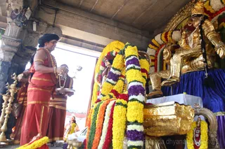 http://nithyananda.org/sites/default/files/photo-gallery/2016-1jan-3rd-nithyananda-diary_IMG_9476_bidadi-jayanthi-avatar-day-temple-swamiji.JPG