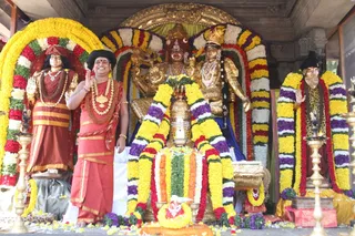http://nithyananda.org/sites/default/files/photo-gallery/2016-1jan-3rd-nithyananda-diary_IMG_9495_bidadi-jayanthi-avatar-day-temple-swamiji.JPG