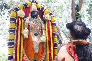 http://nithyananda.org/sites/default/files/photo-gallery/2016-1jan-3rd-nithyananda-diary_IMG_9560_bidadi-jayanthi-avatar-day-temple-swamiji.JPG