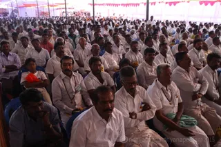 http://nithyananda.org/sites/default/files/photo-gallery/2016-1jan-3rd-nithyananda-diary_IMG_9752_bidadi-jayanthi-avatar-day-morning-satsang-crowd.JPG