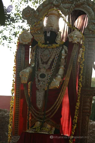 http://nithyananda.org/sites/default/files/photo-gallery/2016-1jan-9th-nithyananda-diary_5F0A3069_bengaluru-aadheenam-temple-deities.JPG