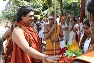 His Holiness arrives to inaugurate Rajarajeshwari Brahmotsavam