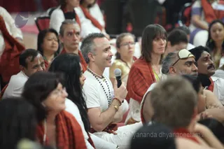 http://nithyananda.org/sites/default/files/photo-gallery/2016-2feb-16th-nithyananda-diary_IMG_0877_bengaluru-aadheenam-IA-day13-nithyanandoham-QnA-participant.JPG