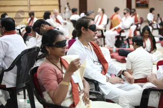 http://nithyananda.org/sites/default/files/photo-gallery/2016-2feb-18th-nithyananda-diary_IMG_4151_bengaluru-aadheenam-IA-day15-thirdeye-QnA-session-participants.JPG