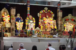 http://nithyananda.org/sites/default/files/photo-gallery/2016-2feb-19th-nithyananda-diary_IMG_4448_bengaluru-aadheenam-IA-day16-meenakshi-thirukalyanam.JPG