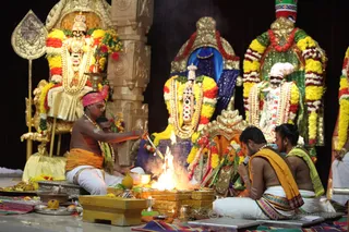 http://nithyananda.org/sites/default/files/photo-gallery/2016-2feb-19th-nithyananda-diary_IMG_4480_bengaluru-aadheenam-IA-day16-meenakshi-thirukalyanam.JPG