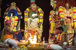 http://nithyananda.org/sites/default/files/photo-gallery/2016-2feb-19th-nithyananda-diary_IMG_4490_bengaluru-aadheenam-IA-day16-meenakshi-thirukalyanam.JPG