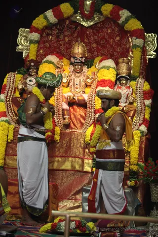 http://nithyananda.org/sites/default/files/photo-gallery/2016-2feb-19th-nithyananda-diary_IMG_4525_bengaluru-aadheenam-IA-day16-meenakshi-thirukalyanam-swamiji.JPG