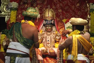 http://nithyananda.org/sites/default/files/photo-gallery/2016-2feb-19th-nithyananda-diary_IMG_4527_bengaluru-aadheenam-IA-day16-meenakshi-thirukalyanam.JPG