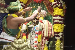 http://nithyananda.org/sites/default/files/photo-gallery/2016-2feb-19th-nithyananda-diary_IMG_4595_bengaluru-aadheenam-IA-day16-meenakshi-thirukalyanam.JPG