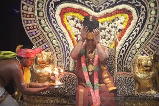 http://nithyananda.org/sites/default/files/photo-gallery/2016-2feb-19th-nithyananda-diary_IMG_4709_bengaluru-aadheenam-IA-day16-meenakshi-thirukalyanam-swamiji.JPG