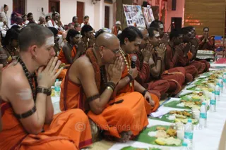 http://nithyananda.org/sites/default/files/photo-gallery/2016-2feb-23rd-nithyananda-diary_IMG_5880_bengaluru-aadheenam-IA-day20-maheshwara-puja-sannyasis.JPG