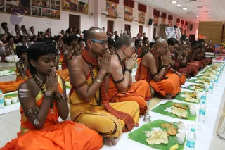http://nithyananda.org/sites/default/files/photo-gallery/2016-2feb-23rd-nithyananda-diary_IMG_5881_bengaluru-aadheenam-IA-day20-maheshwara-puja-sannyasis.JPG