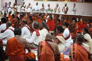 http://nithyananda.org/sites/default/files/photo-gallery/2016-2feb-23rd-nithyananda-diary_IMG_5886_bengaluru-aadheenam-IA-day20-maheshwara-puja-sannyasis.JPG