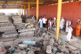 http://nithyananda.org/sites/default/files/photo-gallery/2016-2feb-24th-nithyananda-diary_IMG_6711_bengaluru-aadheenam-IA-day21-sacredarts-participants.JPG