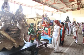 http://nithyananda.org/sites/default/files/photo-gallery/2016-2feb-24th-nithyananda-diary_IMG_6738_bengaluru-aadheenam-IA-day21-sacredarts-participants.JPG