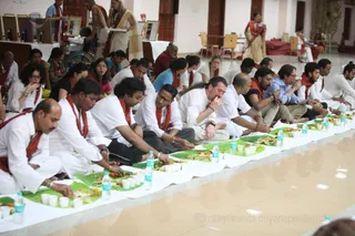 http://nithyananda.org/sites/default/files/photo-gallery/2016-2feb-24th-nithyananda-diary_IMG_7094_bengaluru-aadheenam-IA-day21-21naivedyams-lunch.JPG