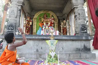 http://nithyananda.org/sites/default/files/photo-gallery/2016-2feb-24th-nithyananda-diary_IMG_7117_bengaluru-aadheenam-IA-day21-nithyanandeshwara-temple-villakupuja-gurukul.JPG