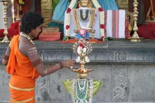 http://nithyananda.org/sites/default/files/photo-gallery/2016-2feb-24th-nithyananda-diary_IMG_7123_bengaluru-aadheenam-IA-day21-nithyanandeshwara-temple-villakupuja-gurukul.JPG