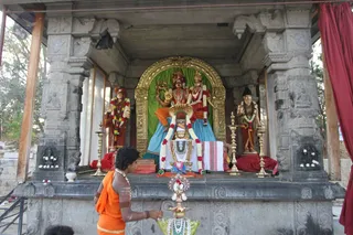 http://nithyananda.org/sites/default/files/photo-gallery/2016-2feb-24th-nithyananda-diary_IMG_7124_bengaluru-aadheenam-IA-day21-nithyanandeshwara-temple-villakupuja-gurukul.JPG
