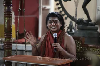 http://nithyananda.org/sites/default/files/photo-gallery/2016-2feb-26th-nithyananda-diary_IMG_7456_bengaluru-aadheenam-teamily-dinner-swamiji.JPG