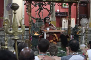 http://nithyananda.org/sites/default/files/photo-gallery/2016-2feb-26th-nithyananda-diary_IMG_7489_bengaluru-aadheenam-teamily-dinner-swamiji.JPG
