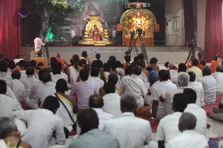 http://nithyananda.org/sites/default/files/photo-gallery/2016-2feb-27th-nithyananda-diary_IMG_7686_bengaluru-aadheenam-evening-nithya-satsang-swamiji.JPG