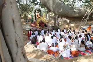 http://nithyananda.org/sites/default/files/photo-gallery/2016-2feb-5th-nithyananda-diary_IMG_0043_bengaluru-aadheenam-IA-day2-banyantree-session-swamiji.JPG