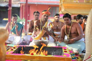 http://nithyananda.org/sites/default/files/photo-gallery/2016-3mar-26th-nithyananda-diary_IMG_5459_bengaluru-aadheenam-IA-day12-temple-rudra-homa.JPG