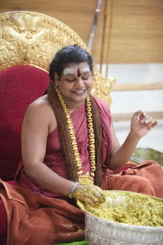 http://nithyananda.org/sites/default/files/photo-gallery/2016-3mar-30th-nithyananda-diary_IMG_6498_bengaluru-aadheenam-IA-day16-maheshwara-puja--swamiji.jpg