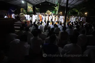 http://nithyananda.org/sites/default/files/photo-gallery/2016-3mar-6th-nithyananda-diary_IMG_0375_bengaluru-aadheenam-shivaratri-padayatris-arrival-temple-swamiji.JPG