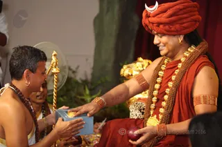 http://nithyananda.org/sites/default/files/photo-gallery/2016-4apr-10th-nithyananda-diary_IMG_8462_bengaluru-aadheenam-lsp-session13-swamiji.jpg