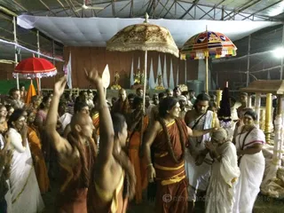 http://nithyananda.org/sites/default/files/photo-gallery/2016-4apr-15th-nithyananda-diary_IMG_6542_ujjain-aadheenam-kumbh-mela-arrival-swamiji.jpg