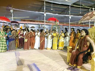 http://nithyananda.org/sites/default/files/photo-gallery/2016-4apr-15th-nithyananda-diary_IMG_6550_ujjain-aadheenam-kumbh-mela-arrival-swamiji.jpg