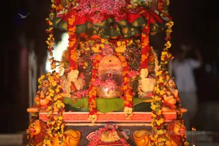 http://nithyananda.org/sites/default/files/photo-gallery/2016-4apr-1st-nithyananda-diary_IMG_7085-bengaluru-aadheenam-IA-day18-sri-vidya-homa.jpg