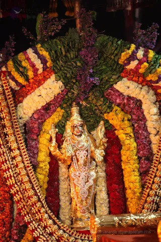 http://nithyananda.org/sites/default/files/photo-gallery/2016-4apr-1st-nithyananda-diary_IMG_7088-bengaluru-aadheenam-IA-day18-sri-vidya-homa-devi.jpg