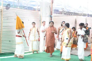 http://nithyananda.org/sites/default/files/photo-gallery/2016-4apr-20th-nithyananda-diary_IMG_9518_ujjain-aadheenam-kumbh-mela-mahamandaleshwar-campus-tour-swamiji.jpg