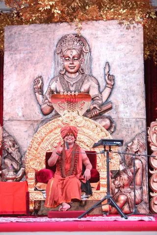 His Holiness explains about the Shivoham meditation process