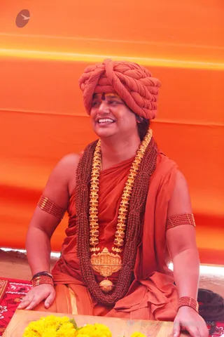 http://nithyananda.org/sites/default/files/photo-gallery/2016-4apr-23rd-nithyananda-diary_IMG_2608_ujjain-aadheenam-kumbh-mela-nirvani-akhada-mahamandaleshwar-initiation-swamiji.jpg