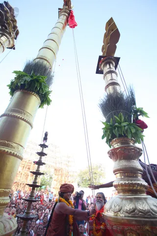 http://nithyananda.org/sites/default/files/photo-gallery/2016-4apr-23rd-nithyananda-diary_IMG_2742_ujjain-aadheenam-kumbh-mela-temple-camp-inauguration-swamiji.jpg