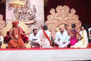 http://nithyananda.org/sites/default/files/photo-gallery/2016-4apr-23rd-nithyananda-diary_IMG_3167_ujjain-aadheenam-kumbh-mela-camp-inauguration-press-swamiji.jpg